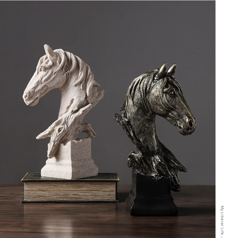 في عام 2026، سيتم تزيين تمثال رأس الحصان على طراز قديم مع زخارف فنية من الراتنج #5