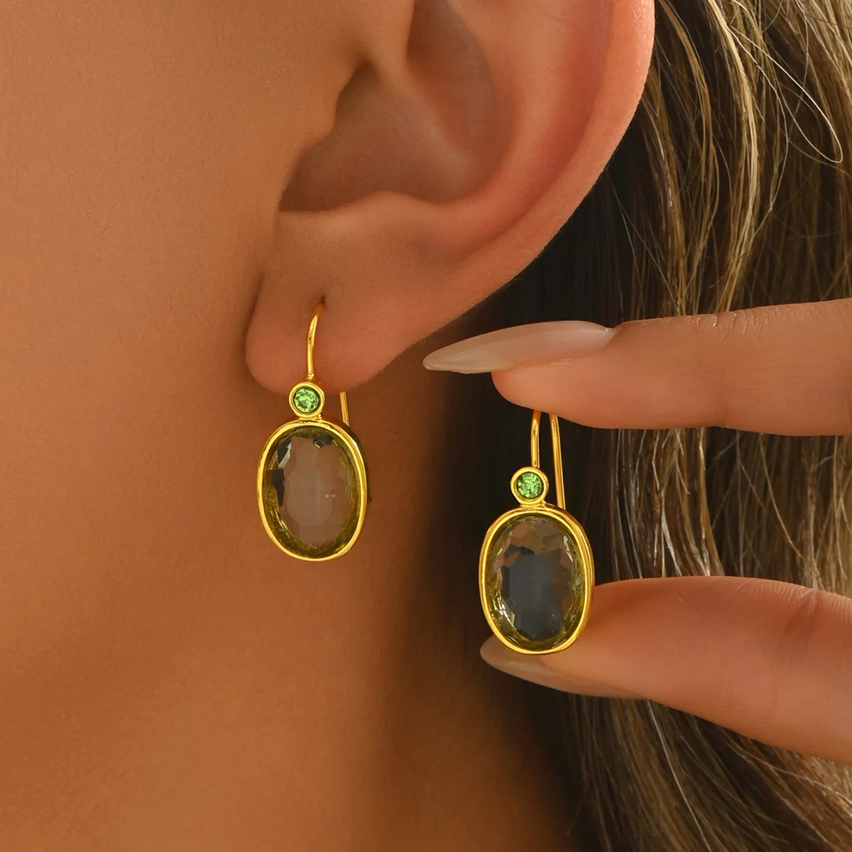New Fashion Creative Gold Oval Green Stone Pendant Women's Jewelry Earrings Women's Gifts Customized Jewelry