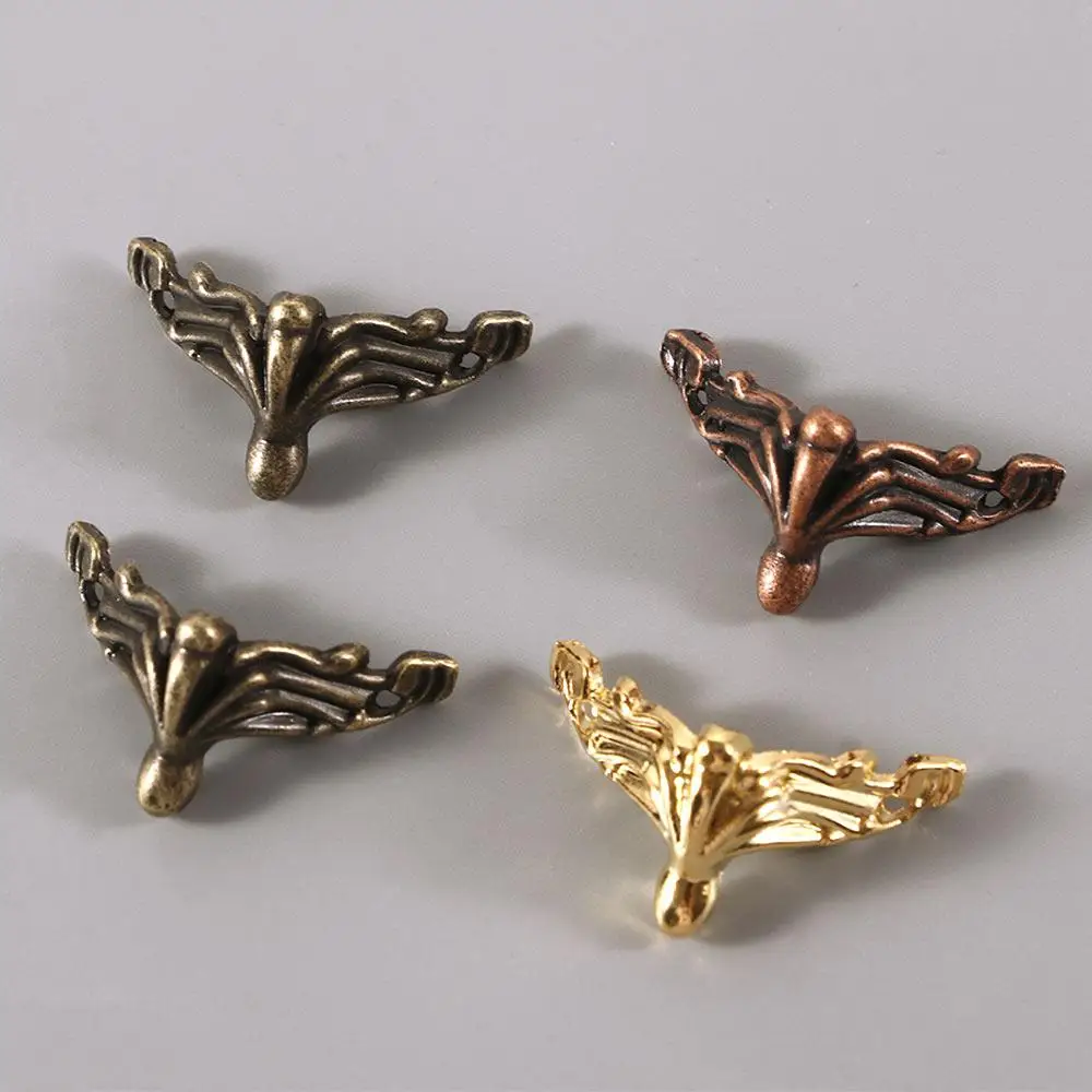 4 Pçs/set Protetor de Canto de Bronze Antigo Caixa De Madeira Caixa de Jóias No Peito Decorativo Pés Perna Hardware Suporte de Canto De Metal