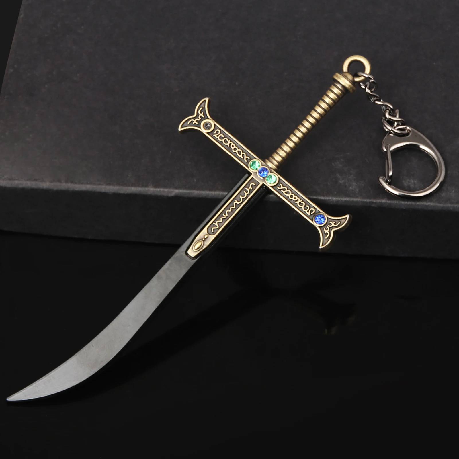 Dracule Mihawk Black Sword Keychain Anime Cosplay Hawk Eyes Yoru Weapon Model Pendant Keyring For Men Charm Jewelry Accessories