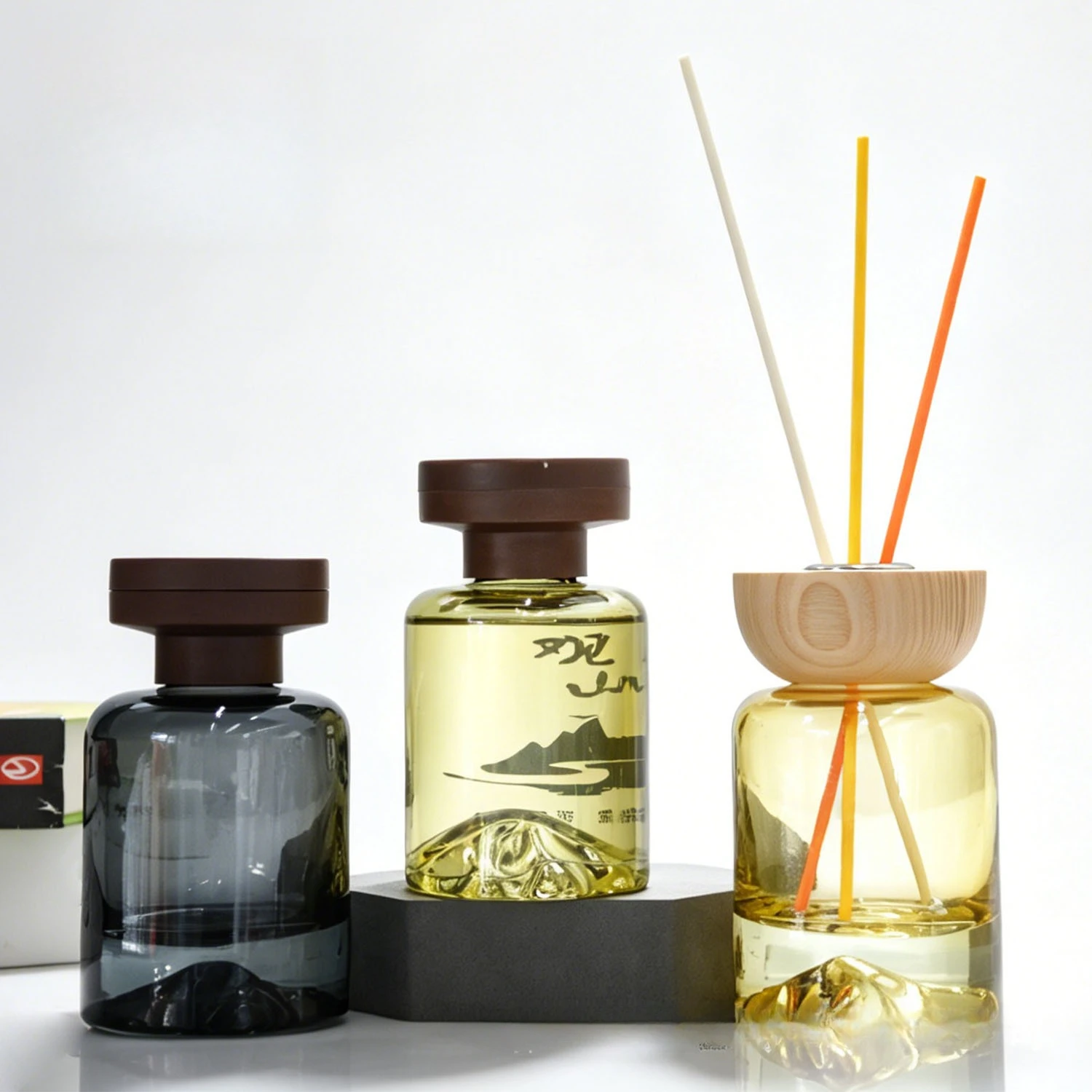 Volcano Shape Glass Car Diffuser Bottle, Premium Empty Essential Oil Container with Screw Cap, Refillable Aroma Vial