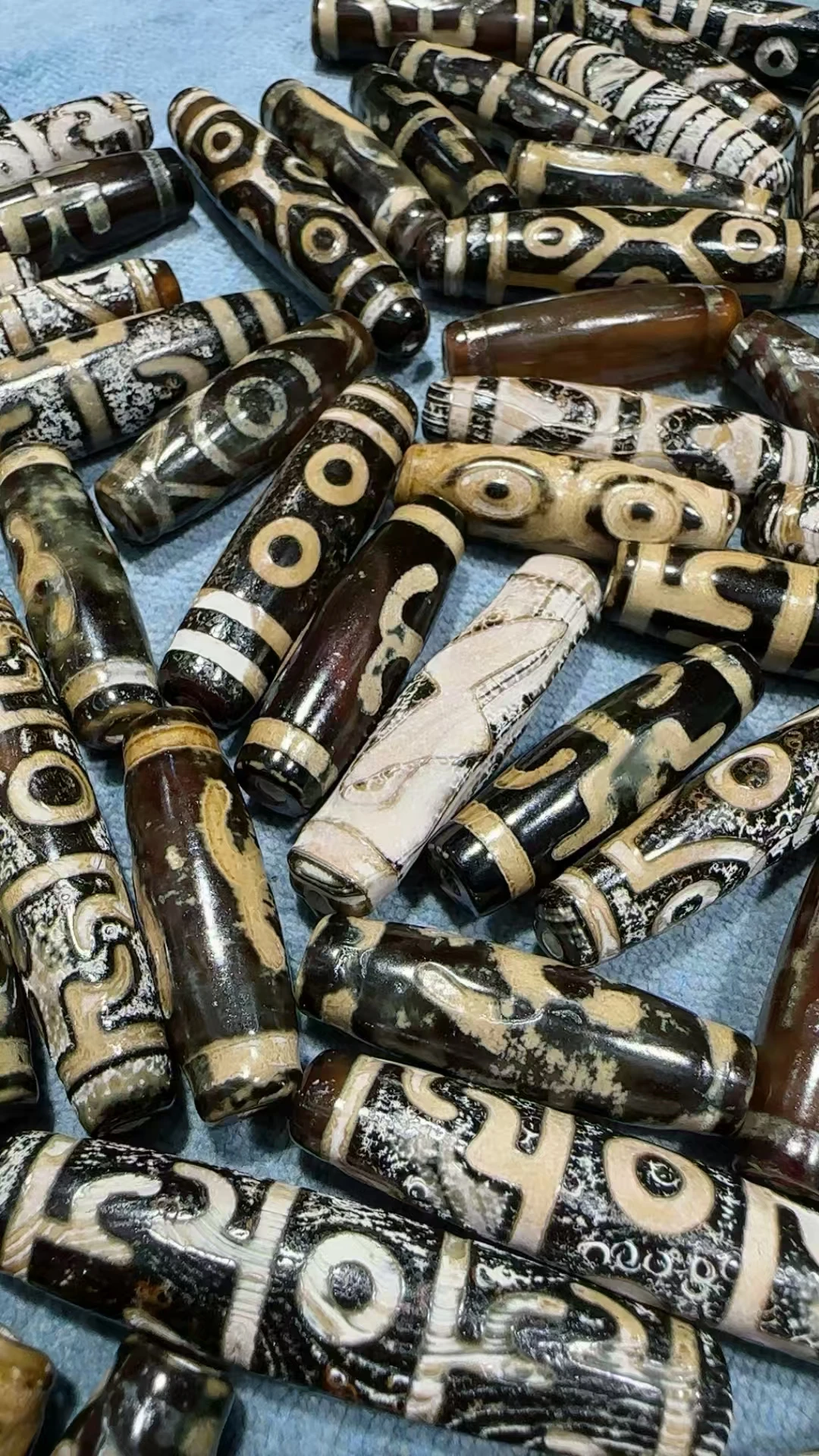 

30 шт./лот, желтые зубы, старые взрывные бусины, натуральный агат, разнообразные тотемы, ювелирные изделия «сделай сам»