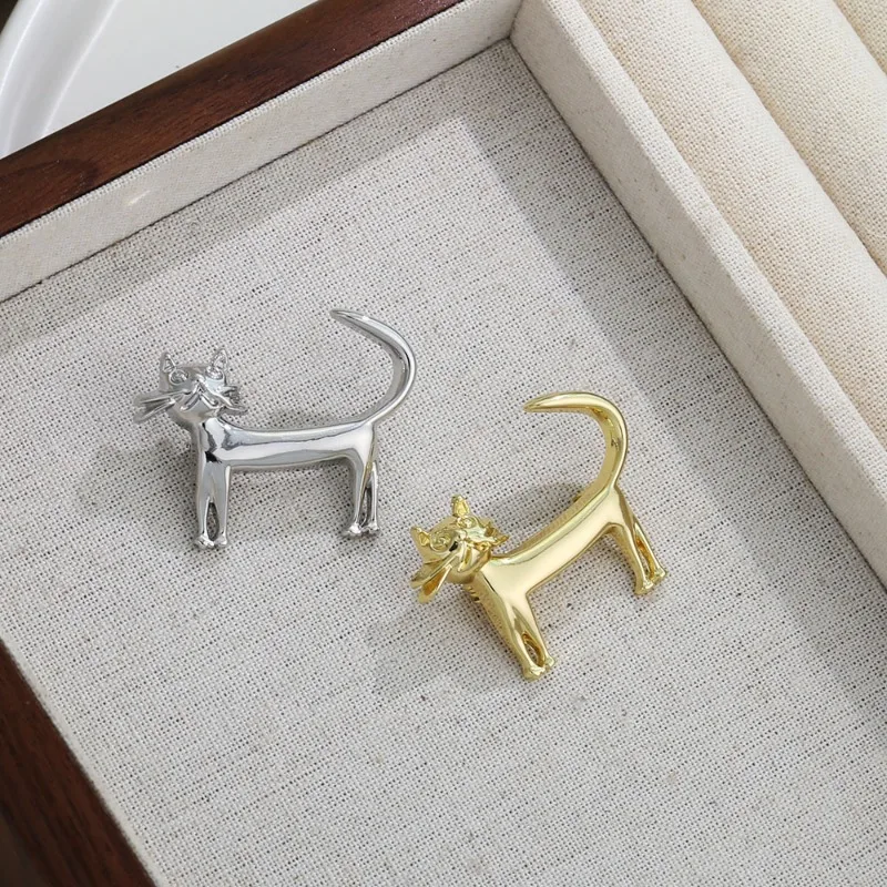 Vintage 3D Metal Cat Brooch Abstract Long Tail Kitten Pin Women Coat Decor Casual Party Gift Jewelry