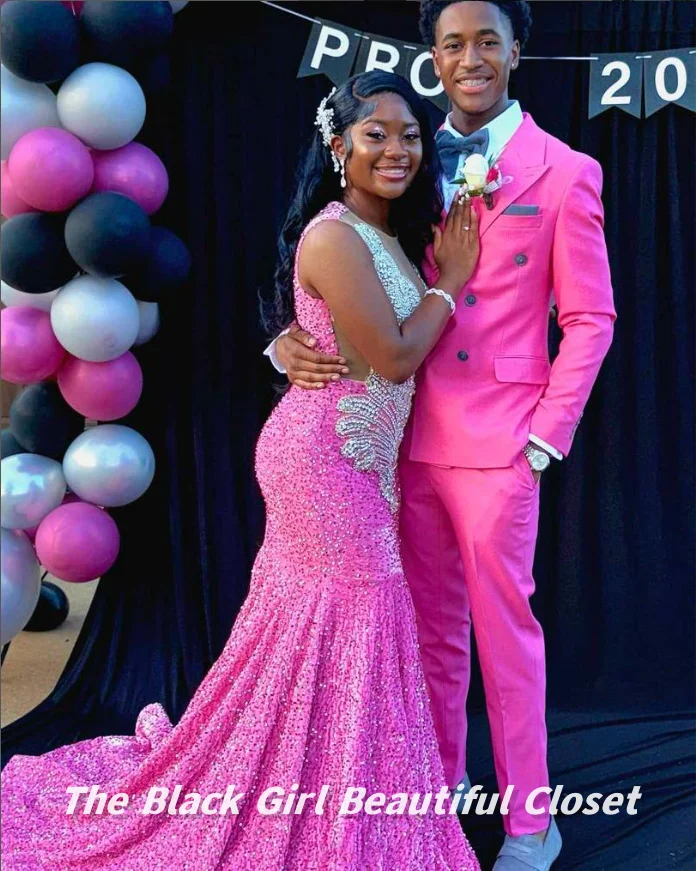 Elegant Barbie Pink Prom Dresses 2024 Sparkling Rhinestone Beaded Formal Gowns Black Girls Sexy O Neck Ruffle Pleated Gowns