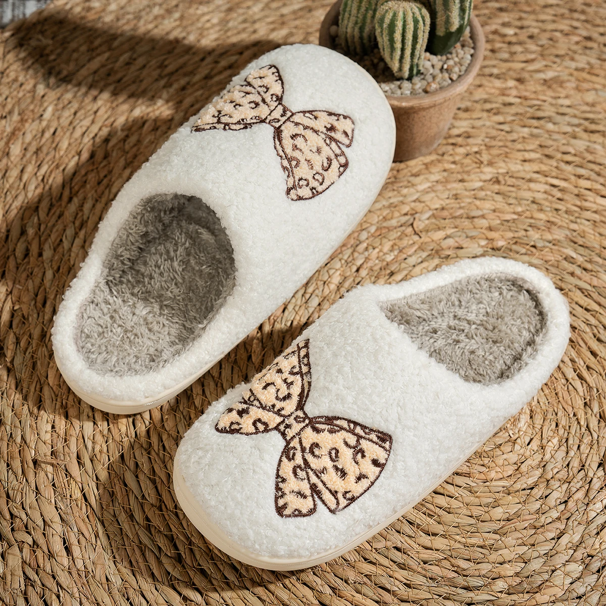 دافئ مريح المرأة داخلي القوس النعال لطيف هدية المضادة للانزلاق الشتاء المنزل موضة الفتاة لينة وحيد غرفة نوم أفخم الأزواج الأحذية