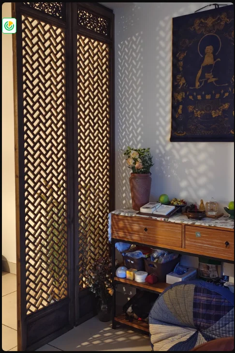 

Chinese solid wood hollow lattice antique partition screen old tea room background wall wood carving doors and windows