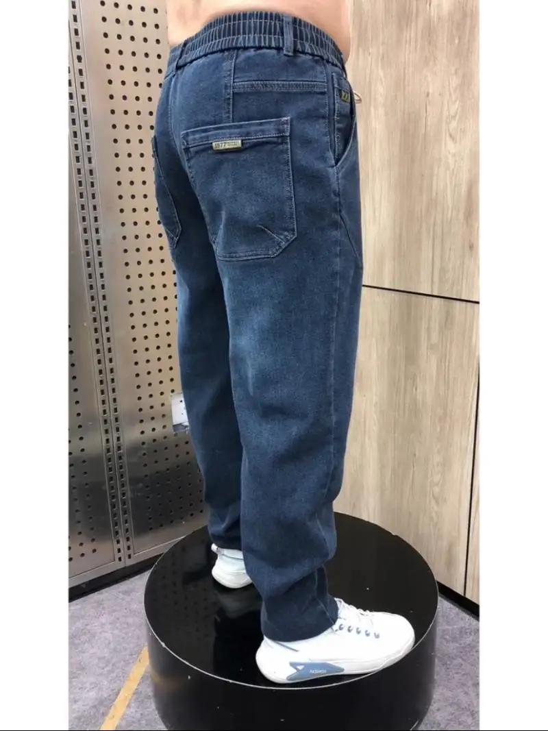 

Свободные джинсы для мужчин, осенне-зимние, с высокой эластичностью, прямого кроя, повседневные брюки, модные универсальные джинсы свободного кроя.