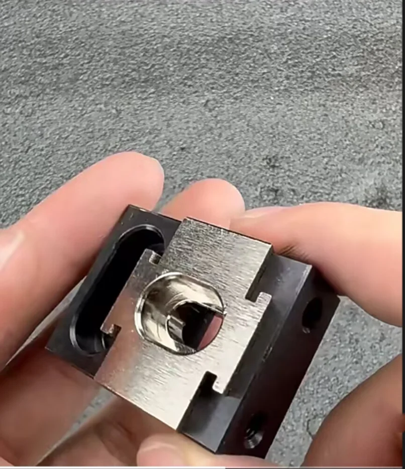 M6/M12 Pneumatic OK-Vise Single Wedge Clamp CNC Precision Fixture Multi Station Workholding Vice For Heavy Cutting Milling Machi