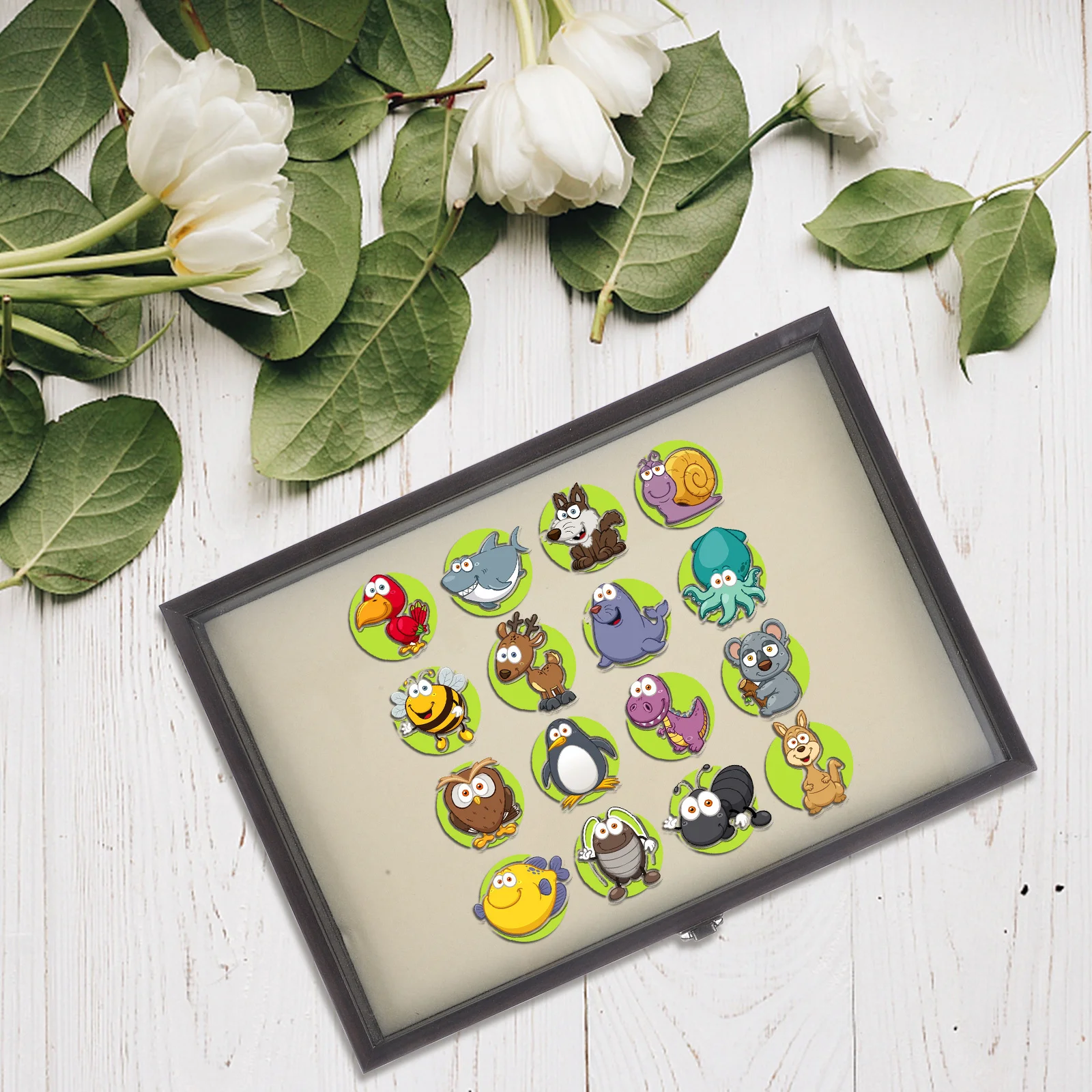 Pin Display Case Jewelry Storage Box With Lid Desktop Bracelet Holder Display Stand For Pins Medals Bracelets
