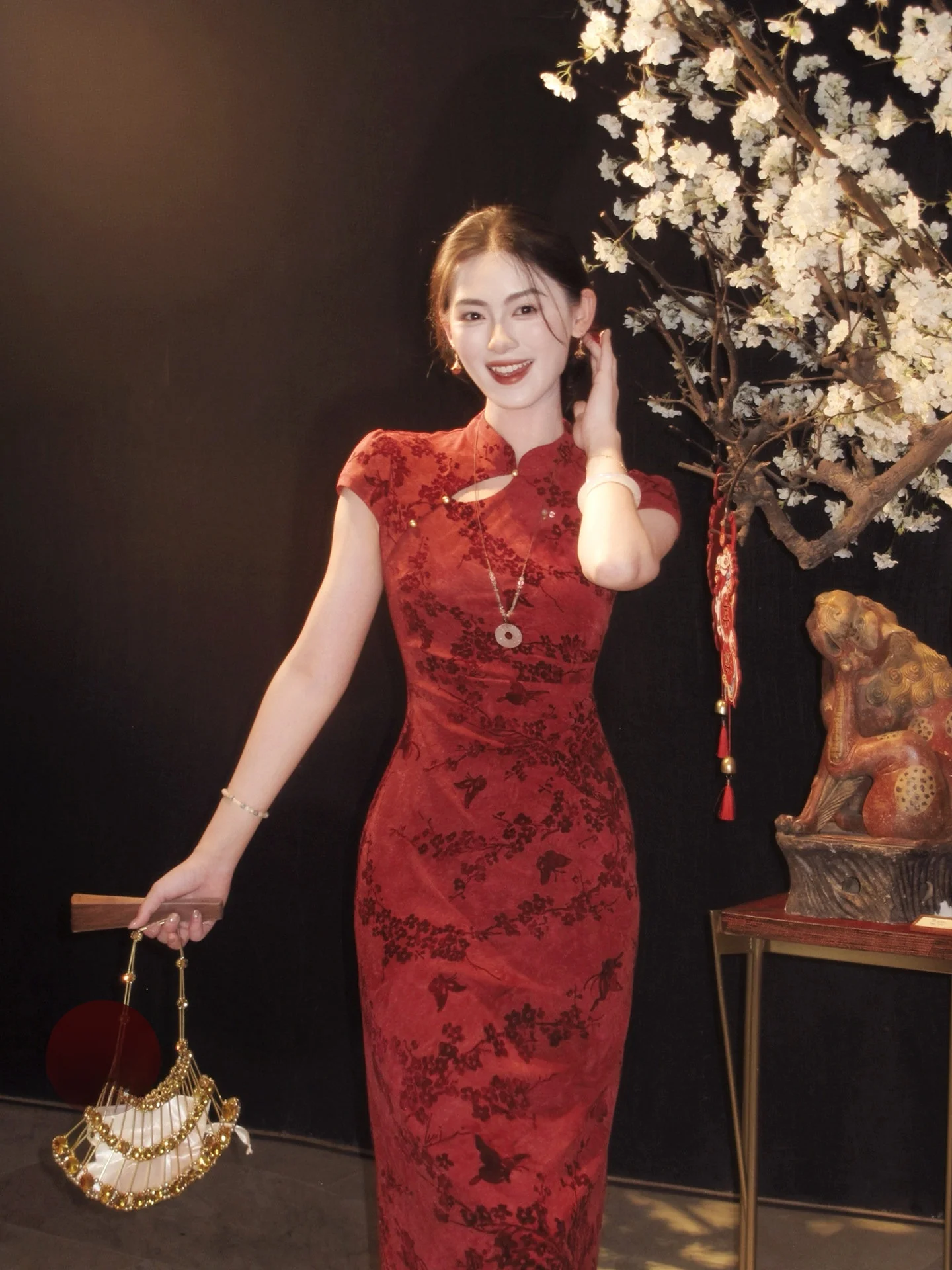 

Lingshi Zhihe Red Velvet Floral Print Short Sleeve Fitting Qipao Dress Women's Summer Fashion Retro Style Long Dress