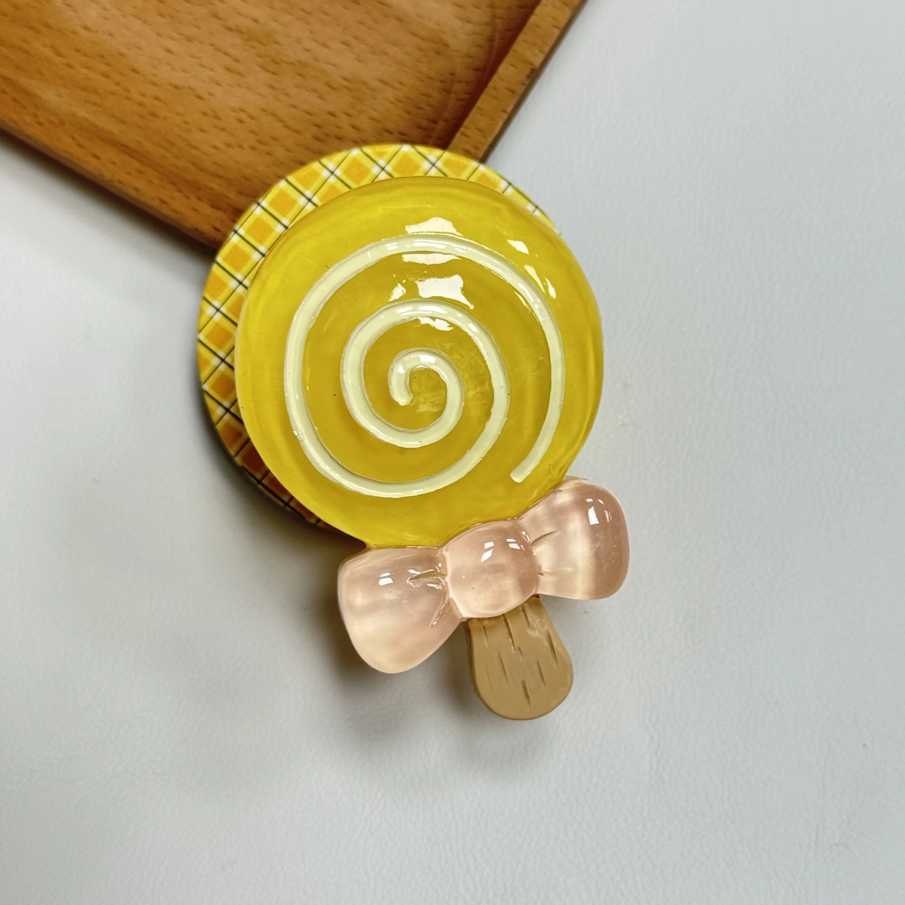 متعة ولطيفة الملونة مصاصة المغناطيسي قوس للطي مناسبة لفون 17 جراب هاتف دعم حامل حلقة الهاتف