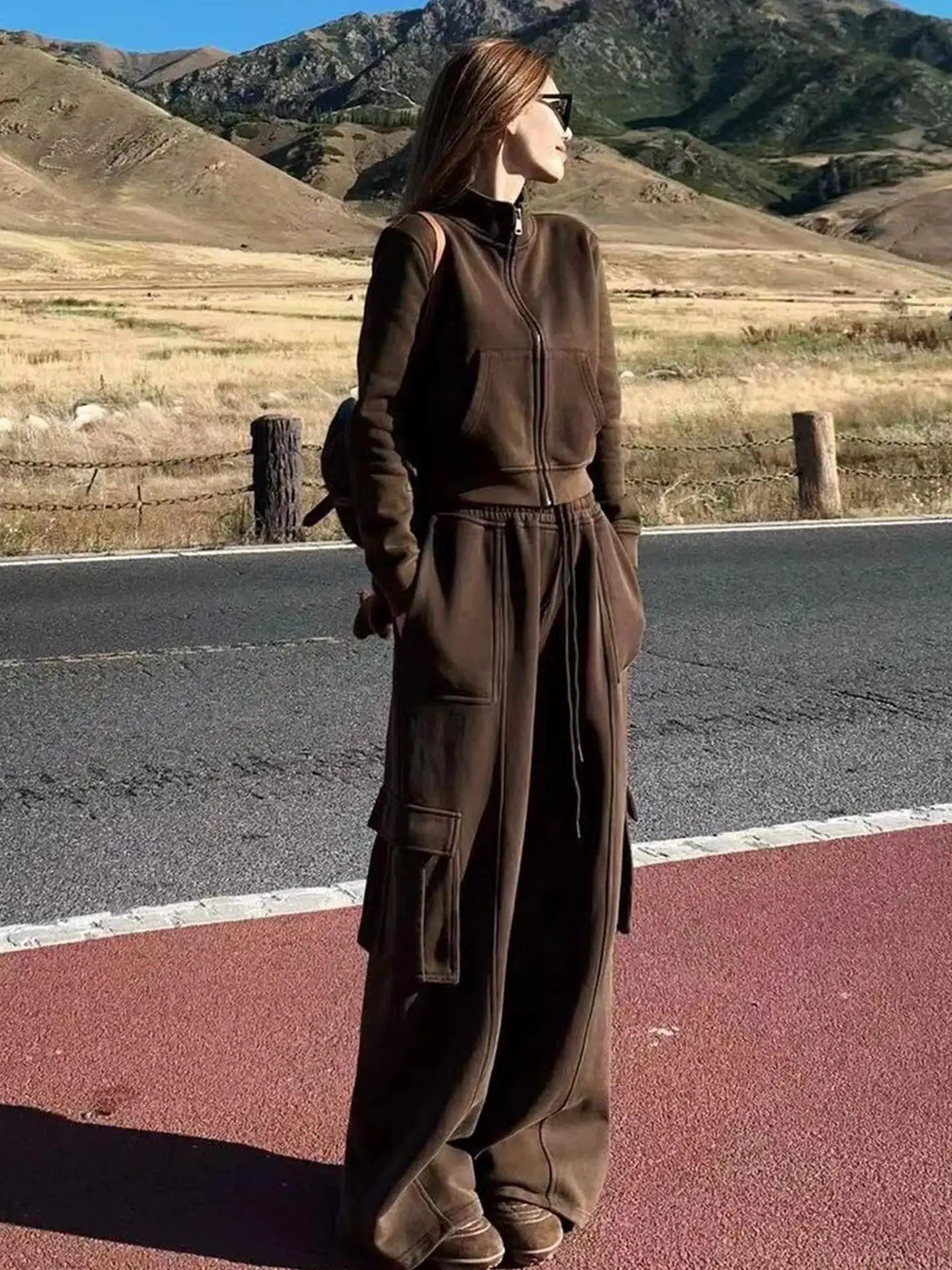 

American Style Sporty Women's Sweatshirt And Pants Set Loose Fit Elegant Design Long Sleeve High Waist Casual Outfit