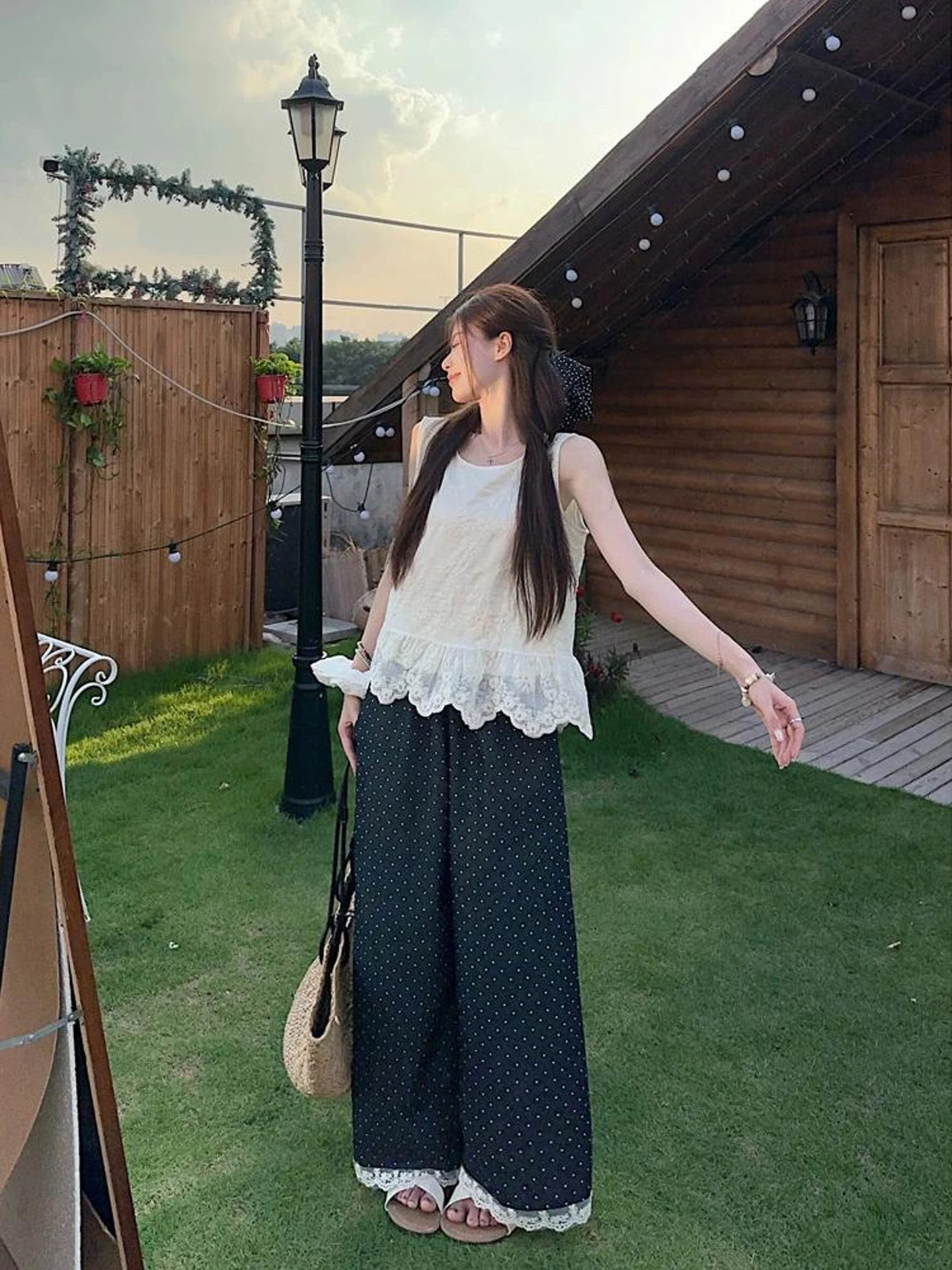 

Summer 2026 Korean Style Slimming Fashionable Lace Embroidery Tank Top And Wide Leg Casual Pants Women's Set Casual Wear
