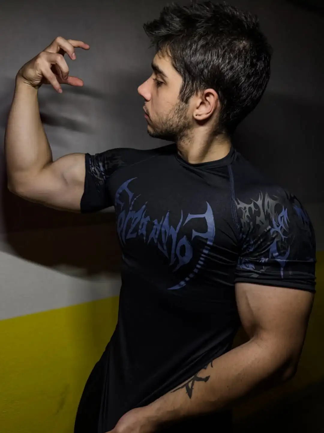 

04- American-style Hot sale high-elastic compression training sports base layer running Dark Power fitness wear for men women