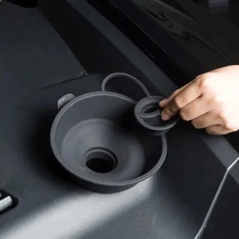 غطاء واقي لثقب ذراع ممسحة الزجاج الأمامي للسيارة ، تنظيف زجاجي ، منفذ ملء السوائل ، قمع مساعد لنموذج تسلا 3 Y