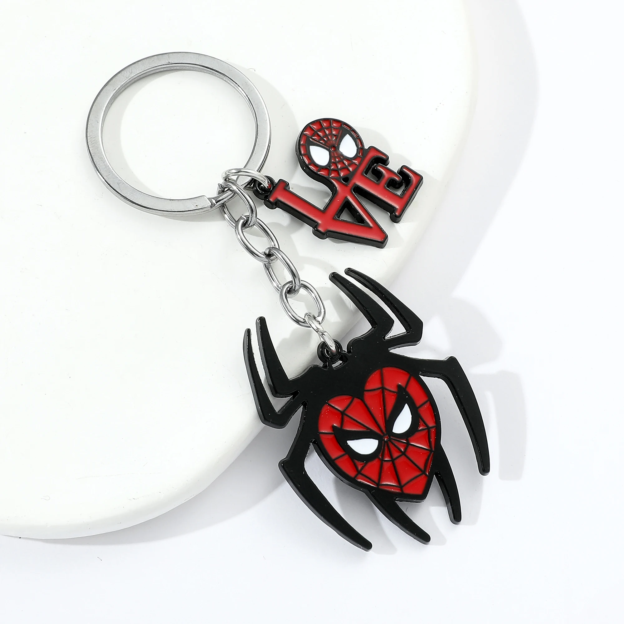 Superhero Spiderman Model Keychain Marvel The Avengers Spider Man Keyrings Cartoon Figure Key Holder for Backpack Ornament