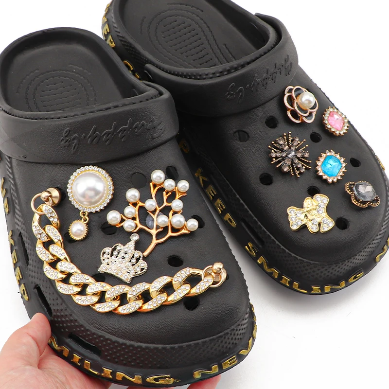 

Jewelry Diamond Shoe Charms Slippers Shoes Decorations Pearl Camellia Flower Acrylic Chain Pins Accessories for Girl