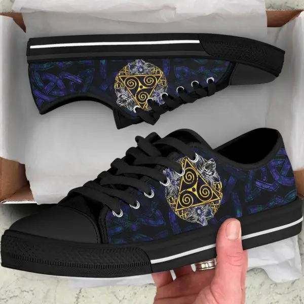 Celtic Triskelion with Daffodil Flowers Irish St Patrick’s Day Man Woman Quality Low Top Canvas Shoes Fashion Casual Board Shoes