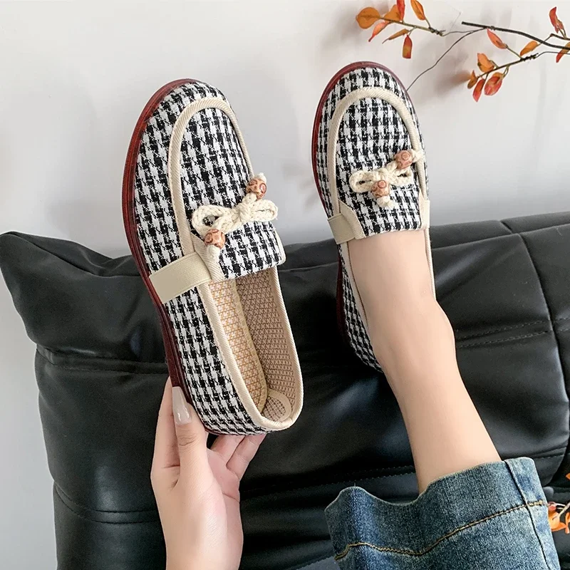 2024 Ladies Comfort Lazy Cloth Shoe Loafers Women Square Toe Plaid Cloth Flats Slip On Soft Female Shoes