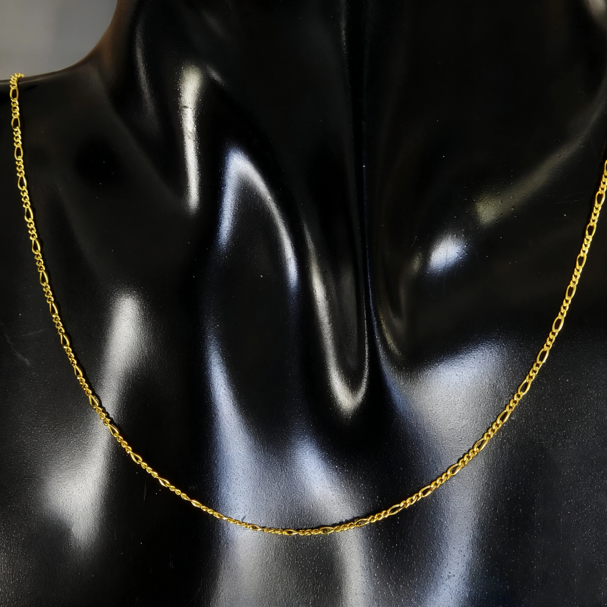 

Effie Queen Italian 925 Sterling Silver Diamond-Cut Figaro Link Chain Necklace for Women Fashion Necklace Birthday Jewelry SC27