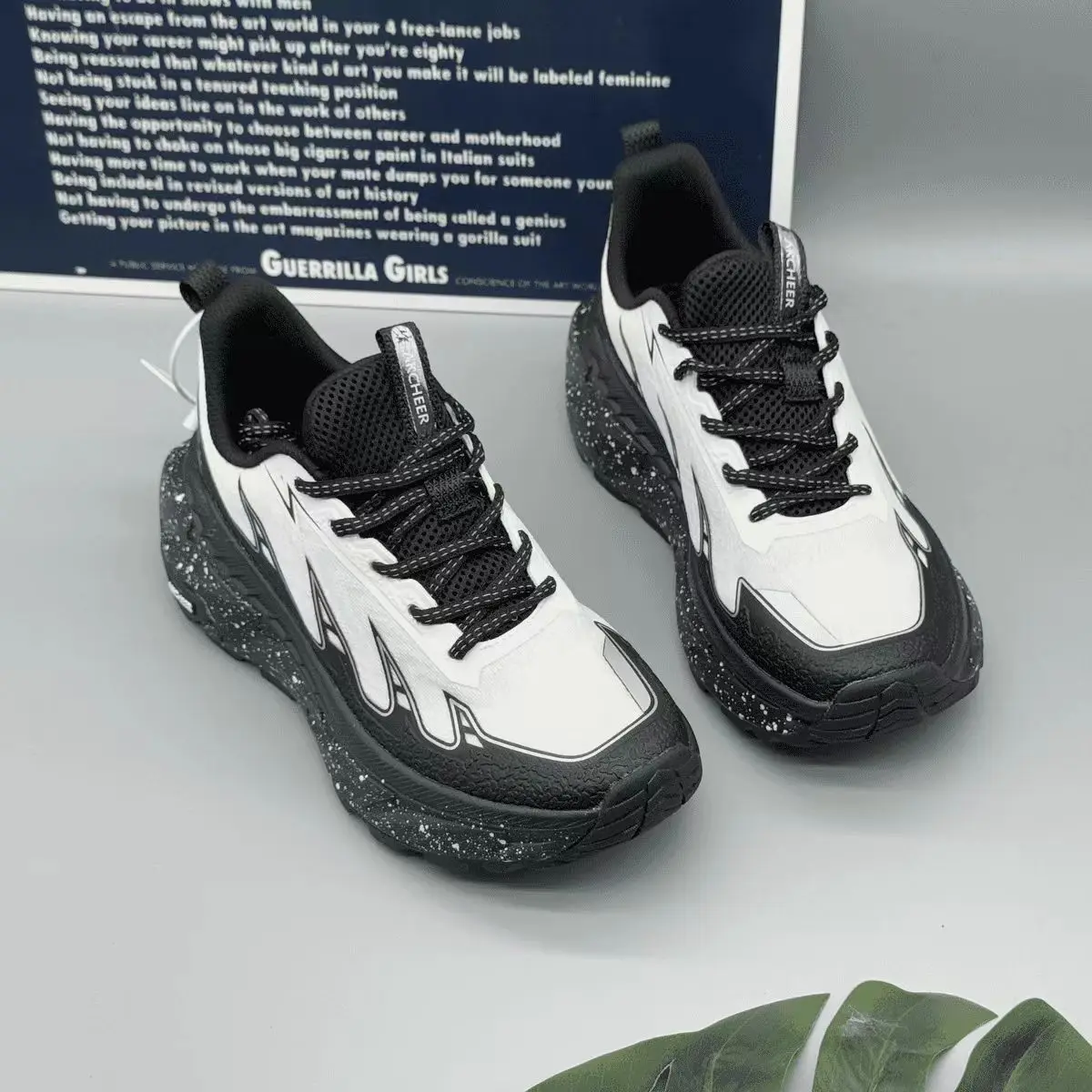 Classic Unisex Walking/Jogging Shoes Comfortable Anti-Slip Hiking Sneakers Premium Quality Athletic Casual Footwear