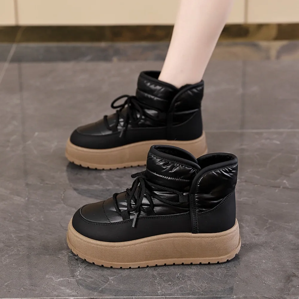 

High top snow boots for women in winter, with added fleece and thickened outer layer, warm and anti slip short tube cotton shoes