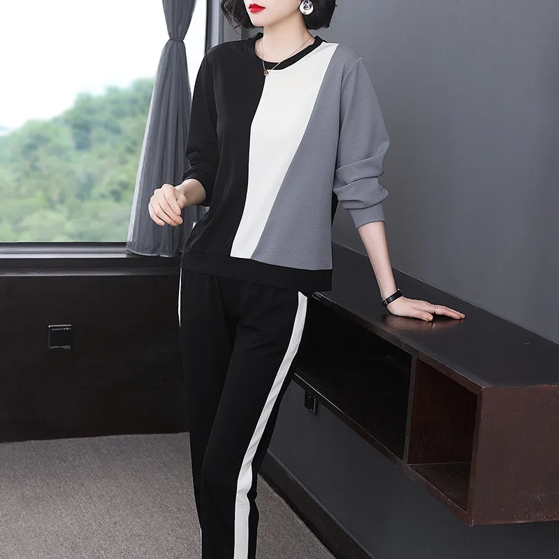 

Новинка 2023 года, весенне-осенний вязаный женский спортивный костюм среднего и пожилого возраста, комплект из 2 предметов, юбка, комплект с короткой юбкой