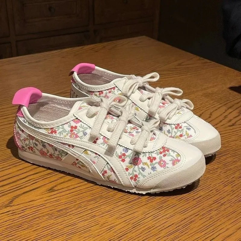 Zapatos con rosas y flores rotas para mujer, zapatillas informales con realce interior rosa, primavera y otoño, 2025