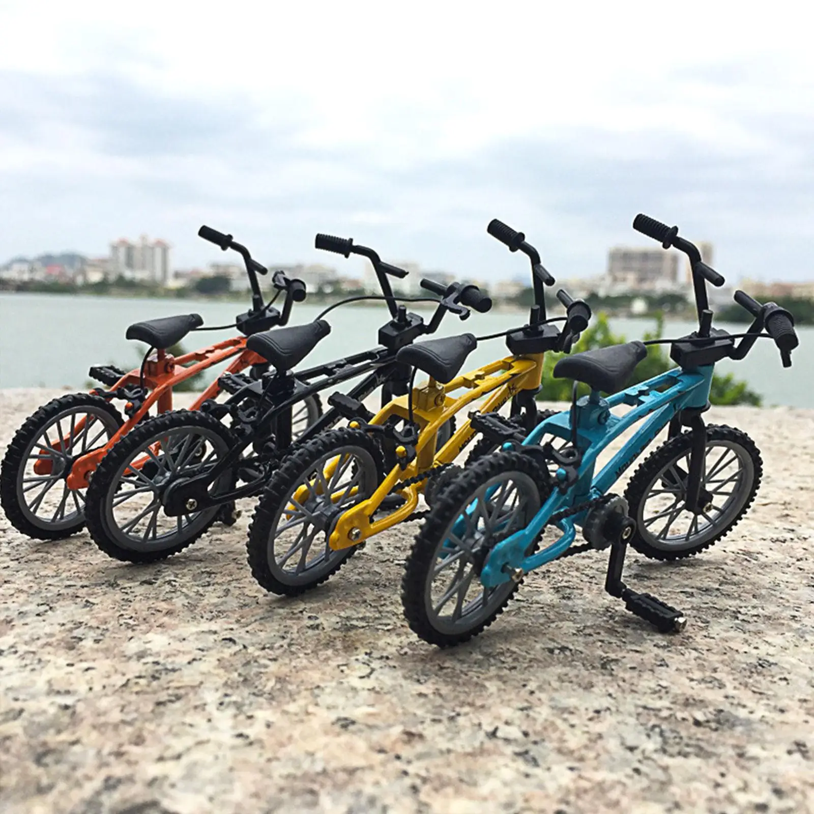 1pcs Retro Alloy Mini Finger BMX Bicycle Assembly Bike Model Toys Gadgets Gift Toys Model Mini Portable Bike For Kid