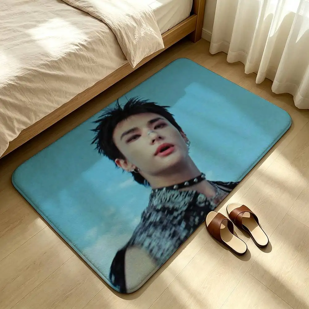 H-HyunjinS Dancing Prince Shower Room Absorbent Small Floor Mat Soft Comfortable Decorative Foot Mat