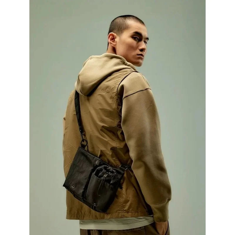 bolso-bandolera-ligero-de-nailon-resistente-al-agua-ideal-para-actividades-deportivas-al-aire-libre-para-llevar-al-hombro-o-cruzado-con-un-diseno-duradero