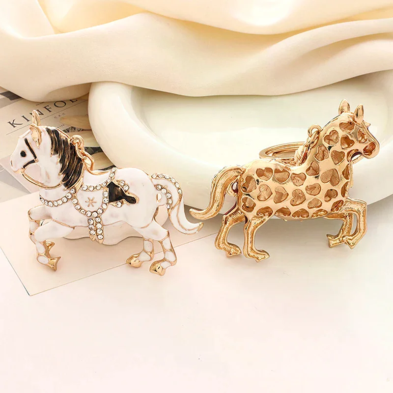

New Cartoon Creative Zodiac Horse Metal Keychain Car Pendant Accessories Small Gifts