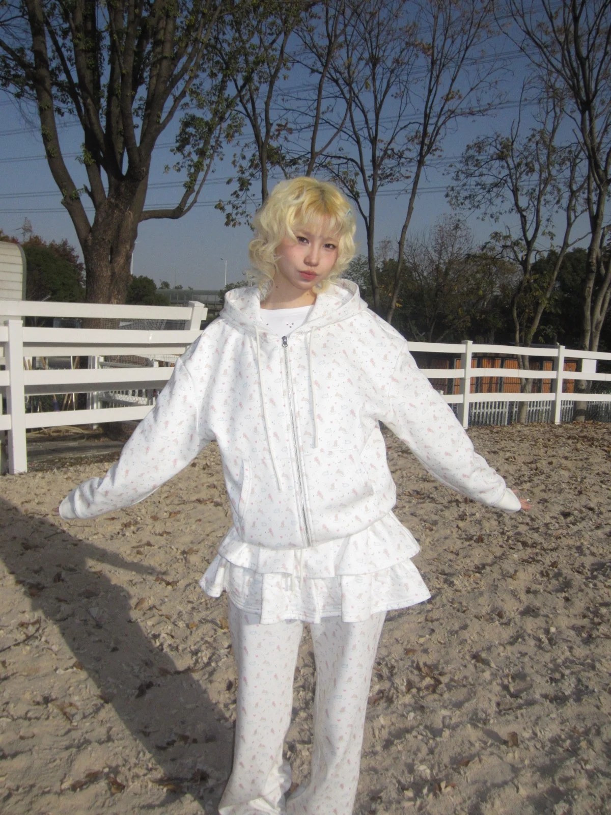 

Angelic Rabbit Hand-Painted Sweatirt And Pants Set Women's Faion Autumn Winter Outfit Cartoon Animal Print Zipper Closure