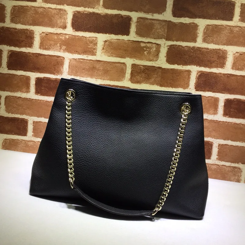 Elegant Everyday Essential: Luxurious Black Handbag Golden Chain Strap & Sleek Circular Accent Versatile Design All Occasions