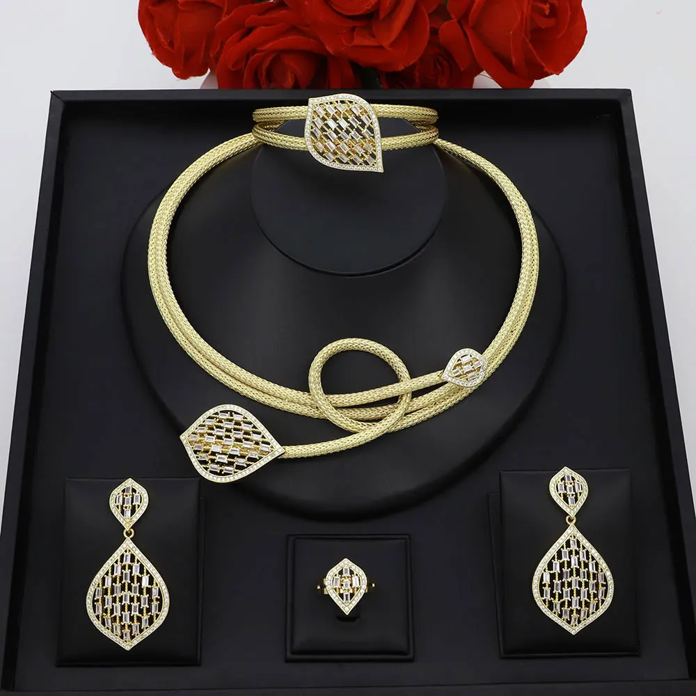 

Роскошный набор украшений ручной работы с золотым покрытием, модный дизайн, подвеска в форме сердца с кубическим цирконием, колье, серьги, браслет и кольцо.