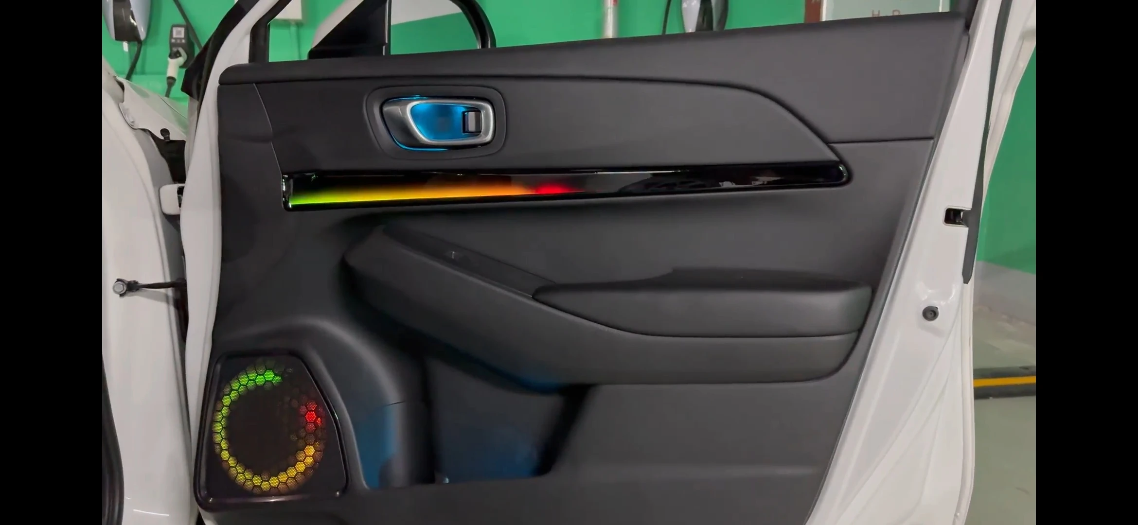 RHD/LHD ICarsin ترقية سيمفوني Led سيارة الإضاءة المحيطة الداخلية لهوندا Vezel/HRV 2022-2025 اكسسوارات الشريط الديكور