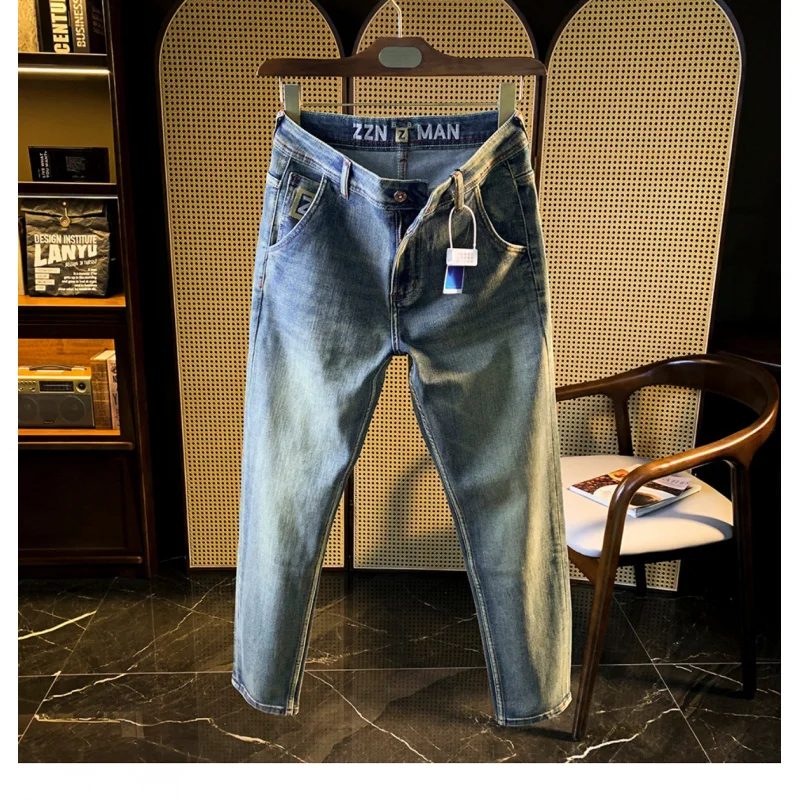 

2025 new high-end light luxury jeans for men, elastic slim fit, small feet, retro Korean style autumn and winter men's pants