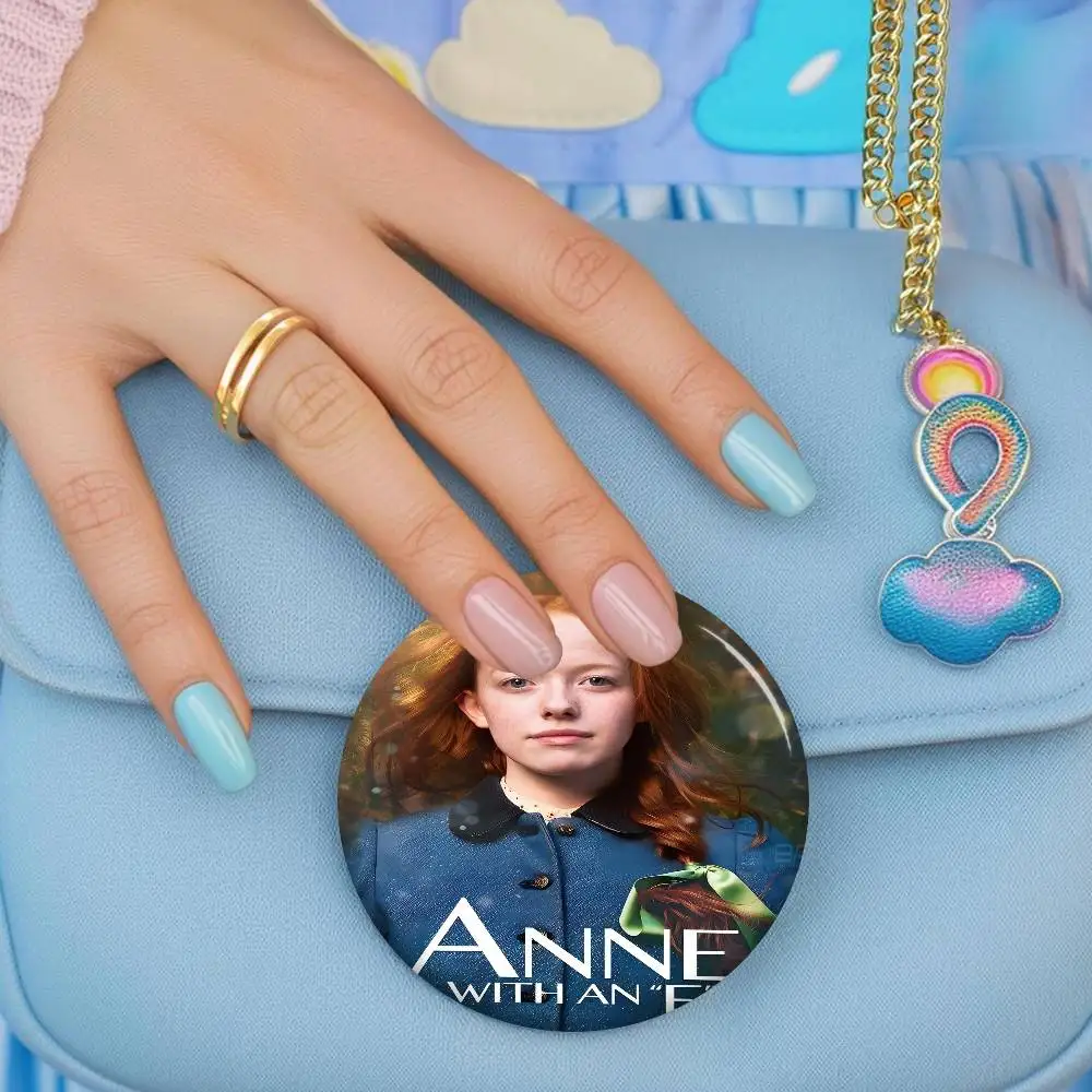 آن مع فيلم E دبوس زر ناعم قابل للتخصيص للنساء مجوهرات إبداعية شارة مضحكة قبعة لمحبي الرسوم المتحركة