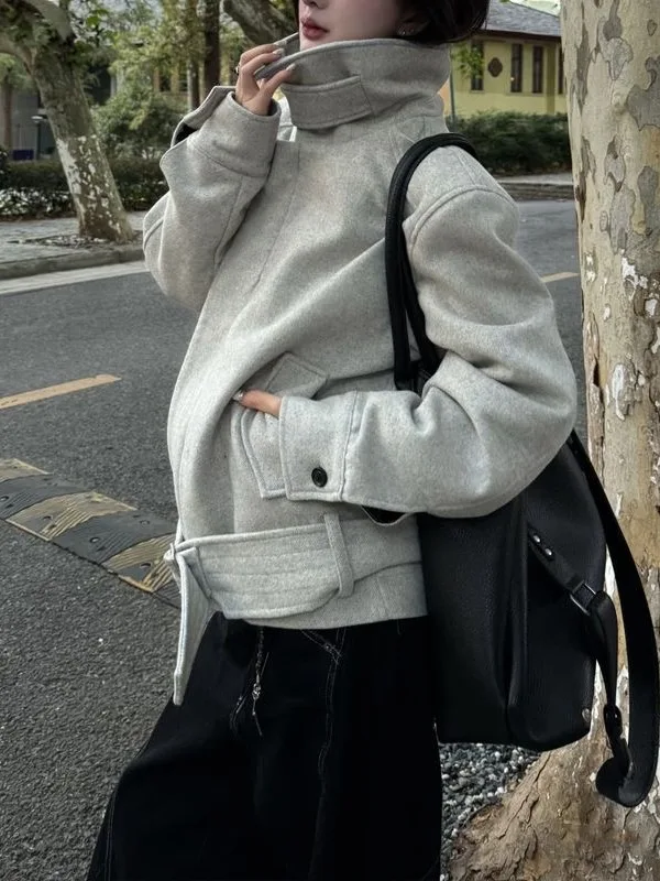 

Loose Fit Woolen Knit Jaet with Tie Belt for Men Casual Sle ort Length Baseball Coat Trendy And Sli Couple Outerwear