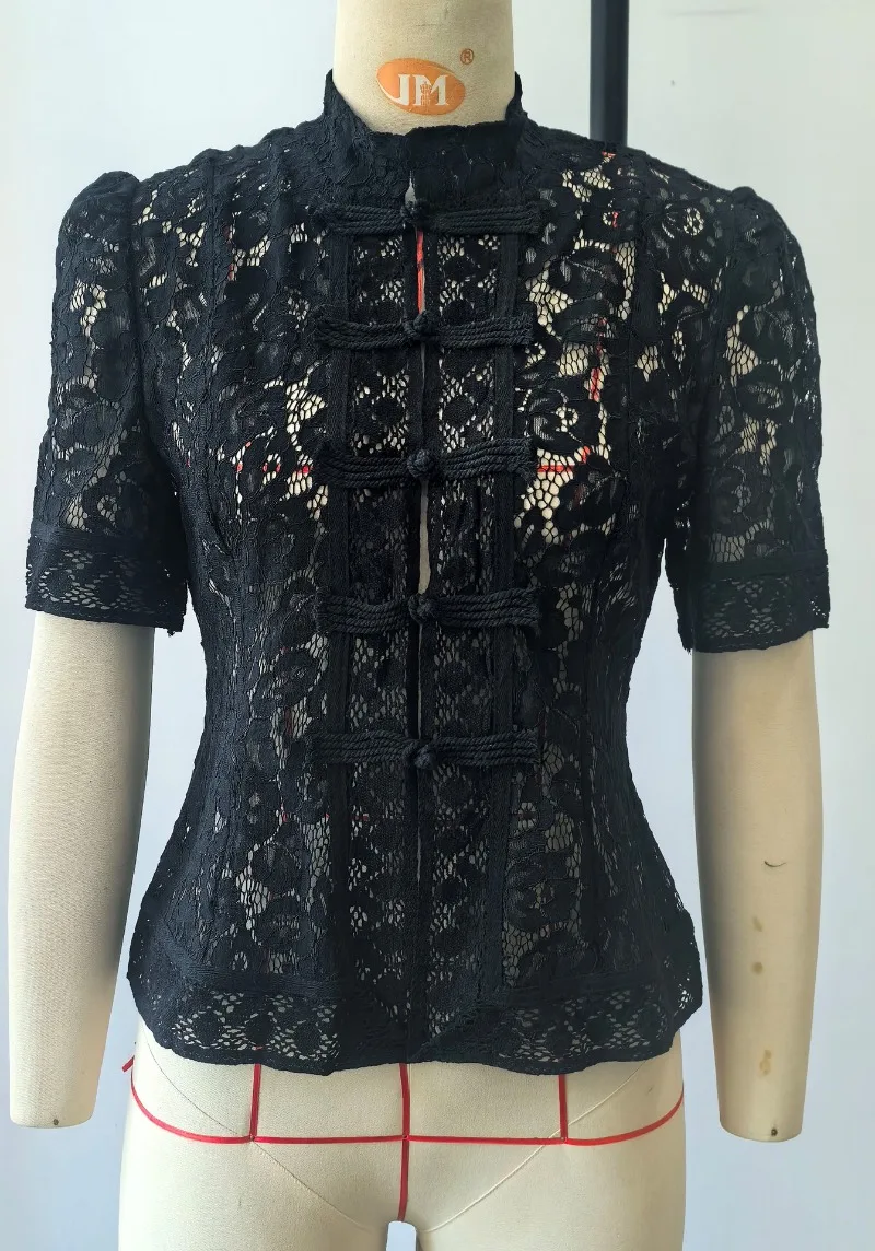 Elegante Sommer-Damenbluse mit Blumenmuster und Spitze, Stehkragen, Puffärmeln, Schlanke Passform, Einfarbig Schwarz Weiß, Tägliche Büro- und Freizeitkleidung für Frauen – Detail 3