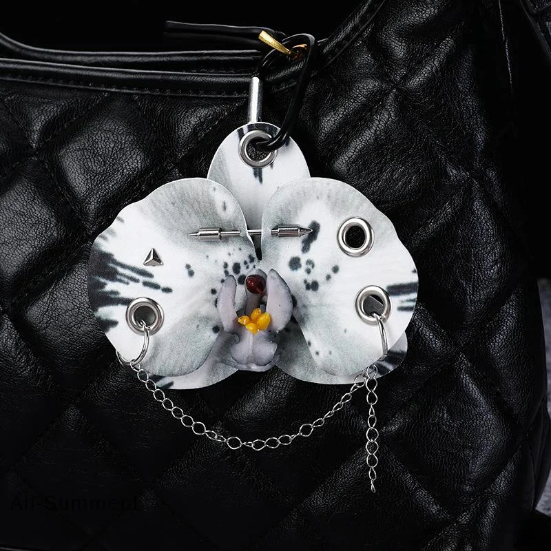 【E】Exquisite Simulation Phalaenopsis Keychain Backpack Decoration Gifts Creative Hand-punched Puncture Simulation Flower Keyring