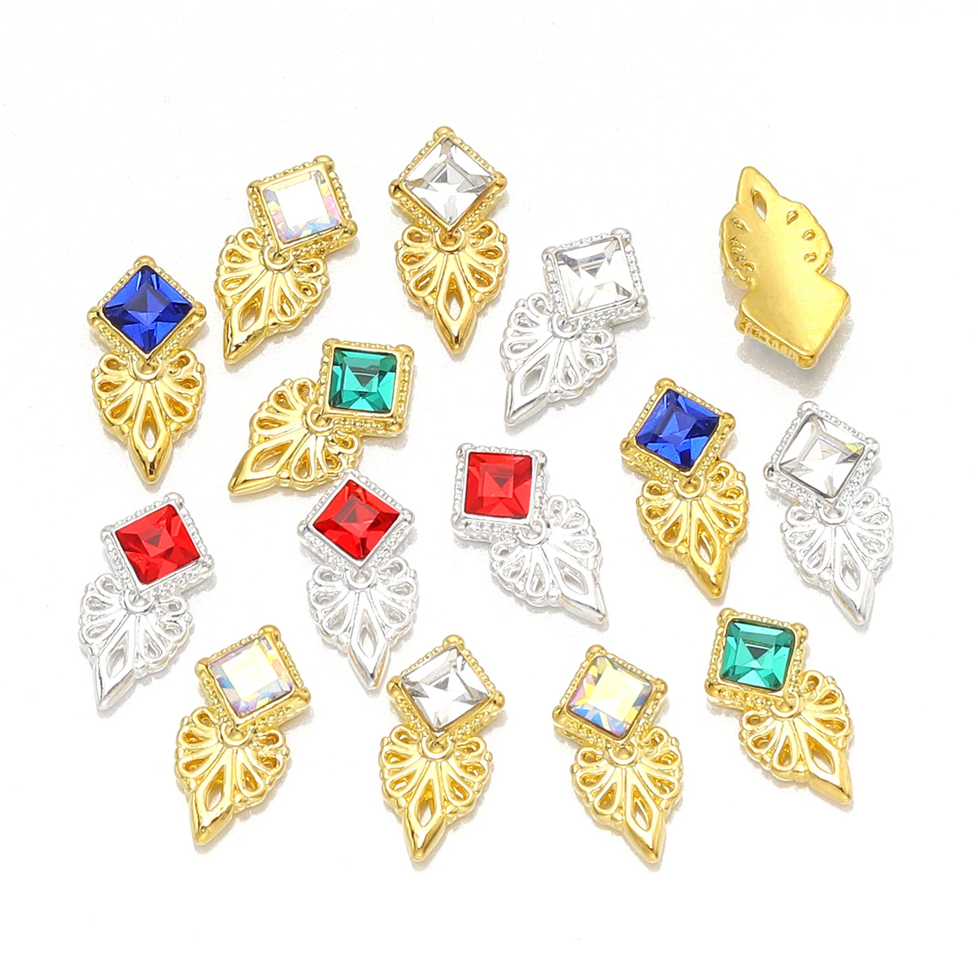 10 strass de metal 3D decoração de arte de unha DIY acessórios de charme de arte de unha por pacote