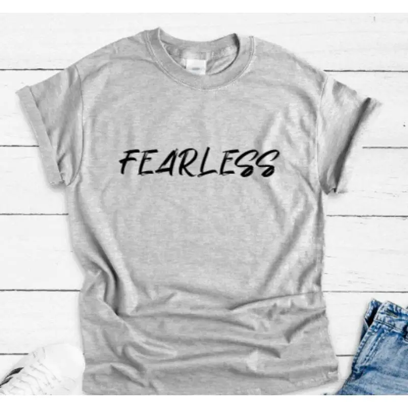 

Бестрашная серая футболка