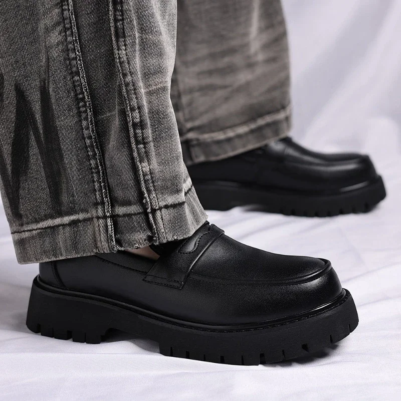 

Повседневная кожаная обувь, мужские деловые лоферы без шнуровки на толстой подошве, резиновая обновленная версия с круглым носком, модный британский стиль