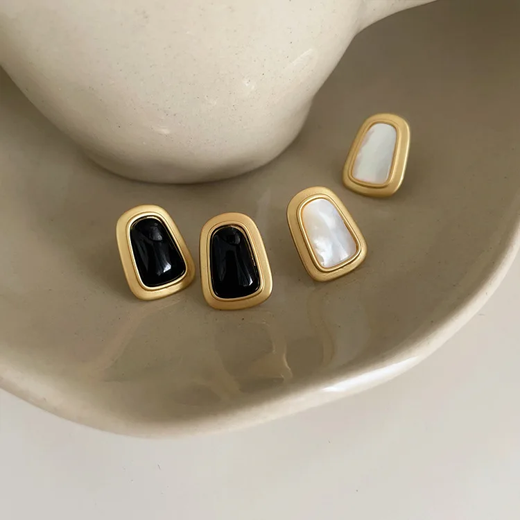 

Геометрические матовые металлические серьги-гвоздики в форме ракушки для женщин, винтажные серьги из серебра 925 пробы с иглами из смолы, модные ювелирные аксессуары, подарок