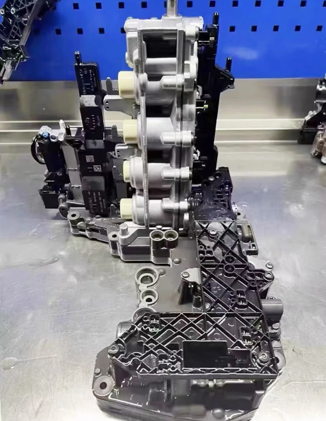 

High-quality 0B5 electromechanical 7-speed DL501 transmission valve body with TCU, suitable for Audi A4 A5 A6 A7 Q5