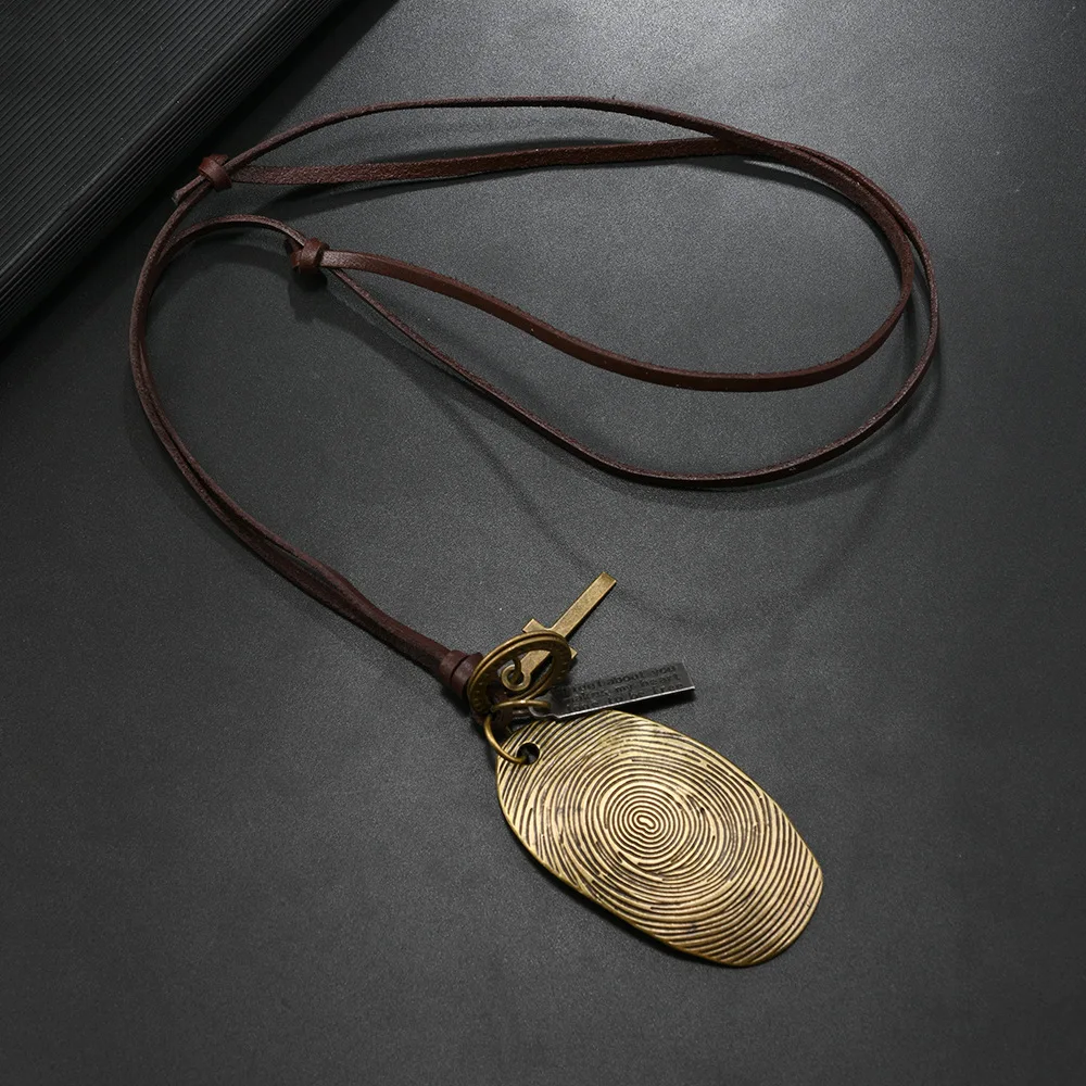 European and American cross-border new fashion cowhide necklace, retro alloy large fingerprint jewelry, adjustable men's pendant