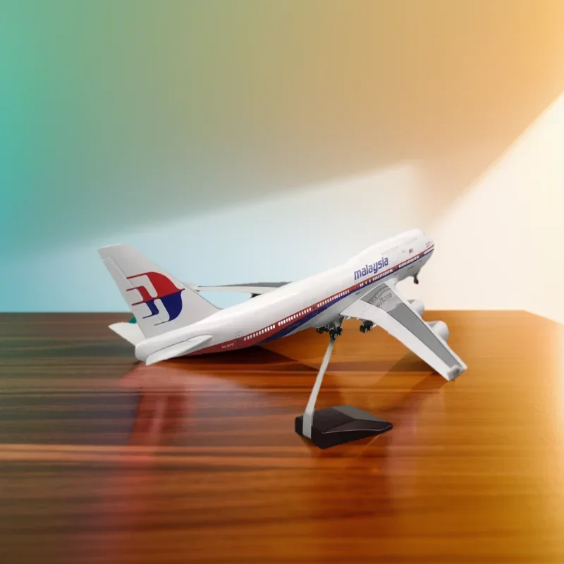 

B747 Malaysia Aircraft Model 1/150 Scale Resin Toy Children Model Aircraft Simulation Plane For Collection Home Decoratio