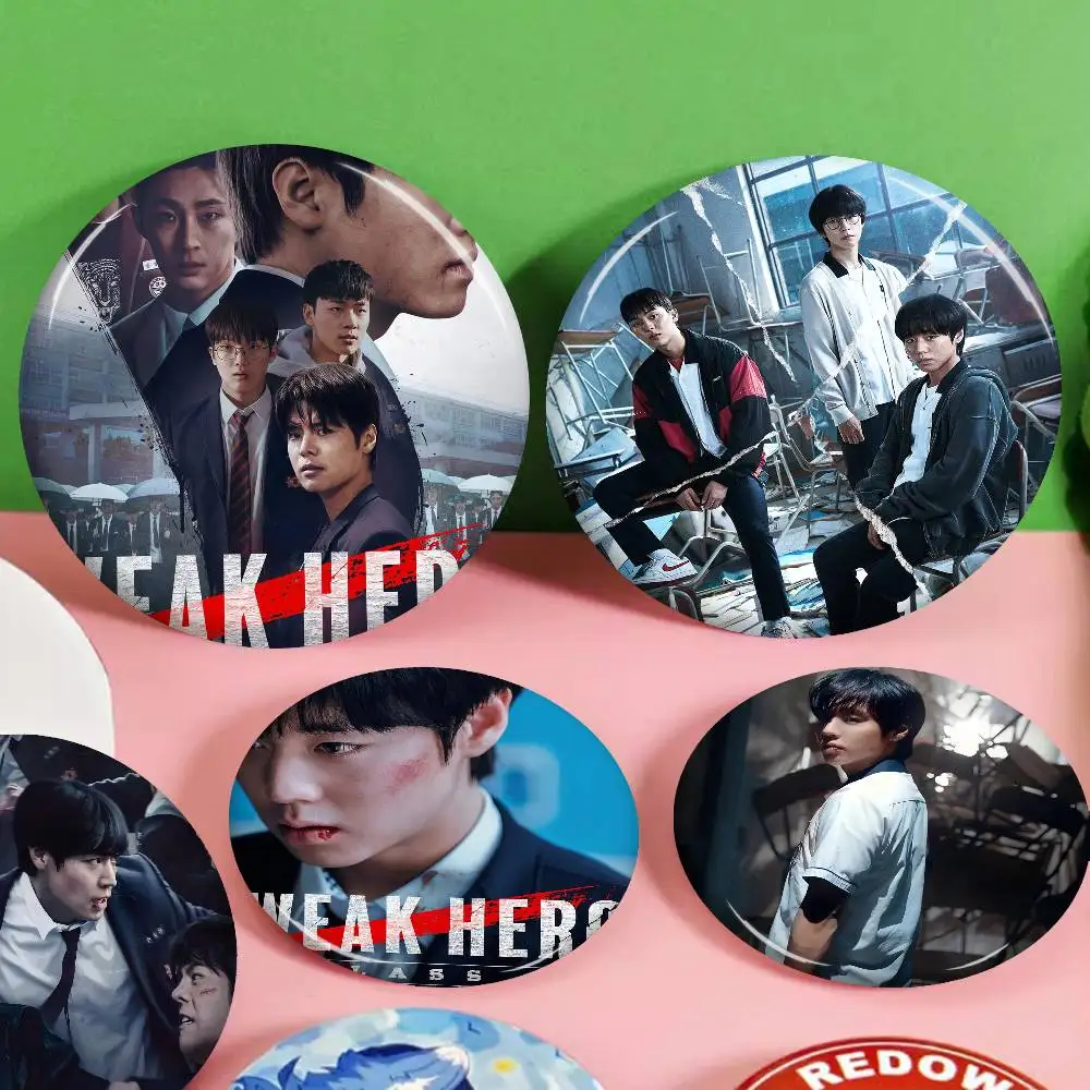 Koreanische TV-Serie W-Weak Hero Klasse 1, 2-Anstecknadel mit weichem Knopf, hell bedruckt, Symbol, Geschenk für Freunde, Abzeichen, Kragen, Brosche, Anstecknadel aus Metall