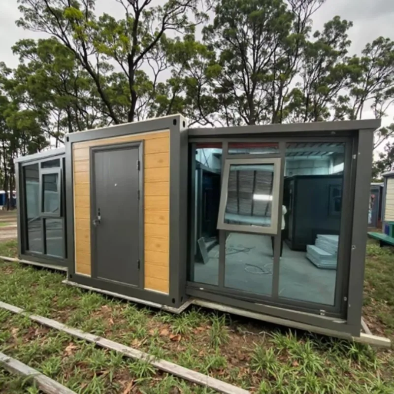 Steel Frame Durable Sandwich Panel Container House and Modern Mobile Home 20ft 40ft 3 Bedrooms Eco Design